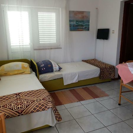 Apartments L.Z. Starigrad Paklenica Eksteriør billede